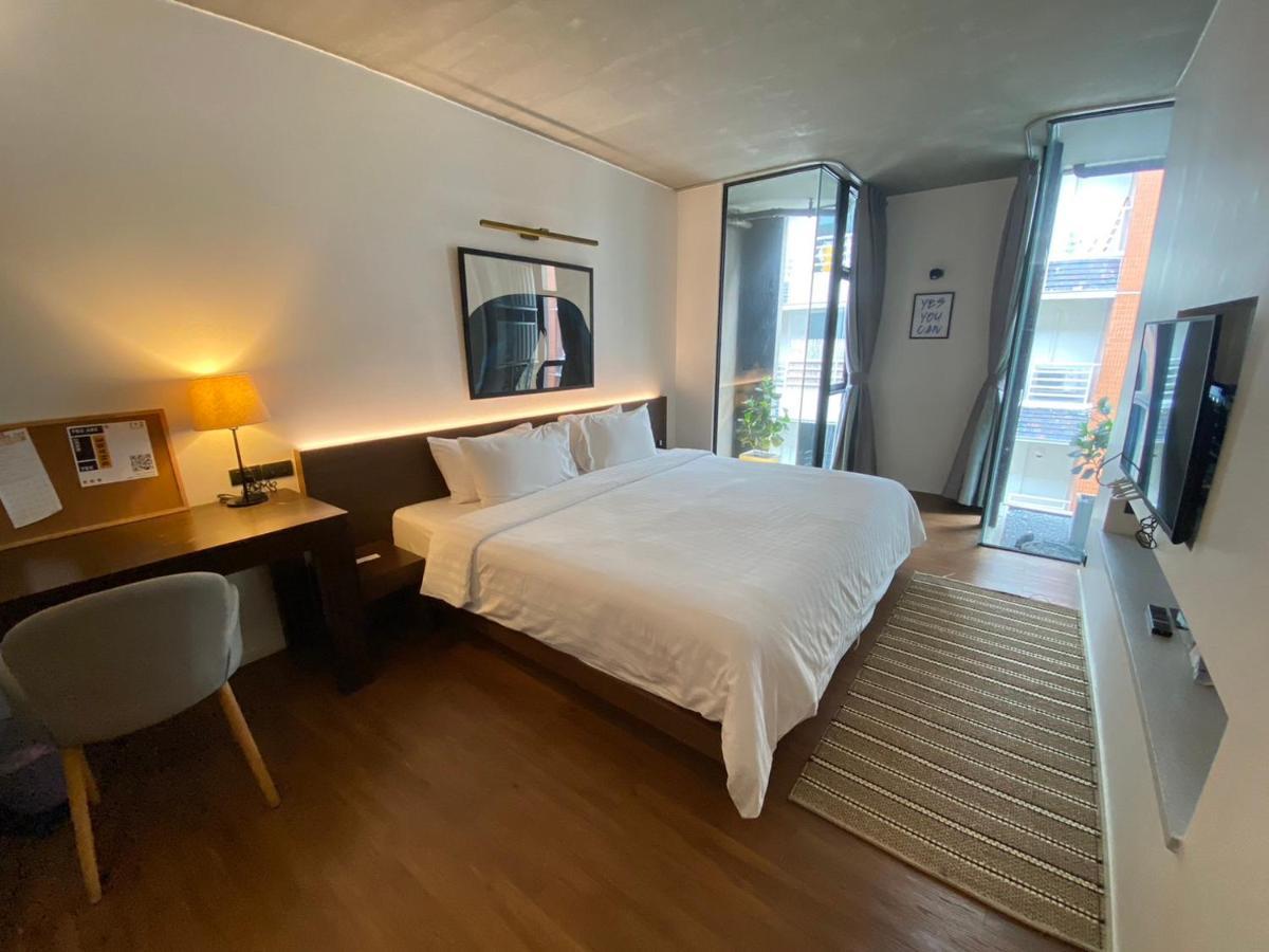 T2 Residence Sathorn Banguecoque Exterior foto